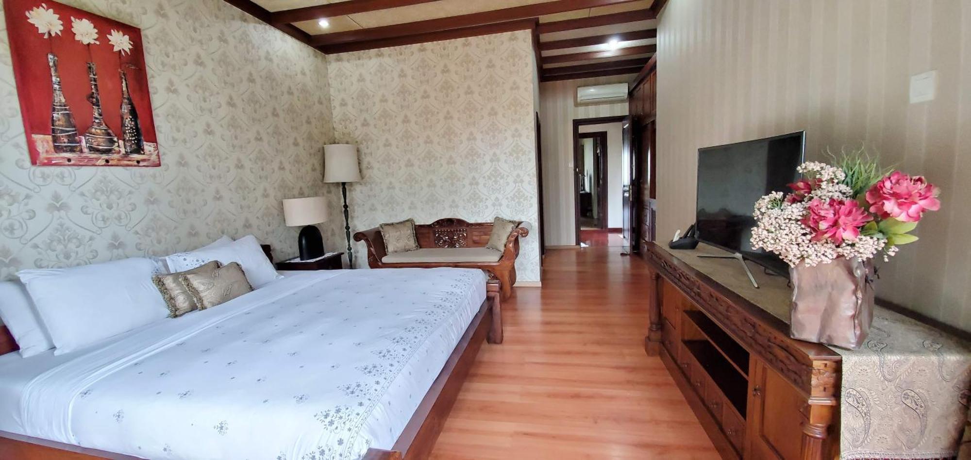 Balinese Villa In Berastagi Bagian luar foto