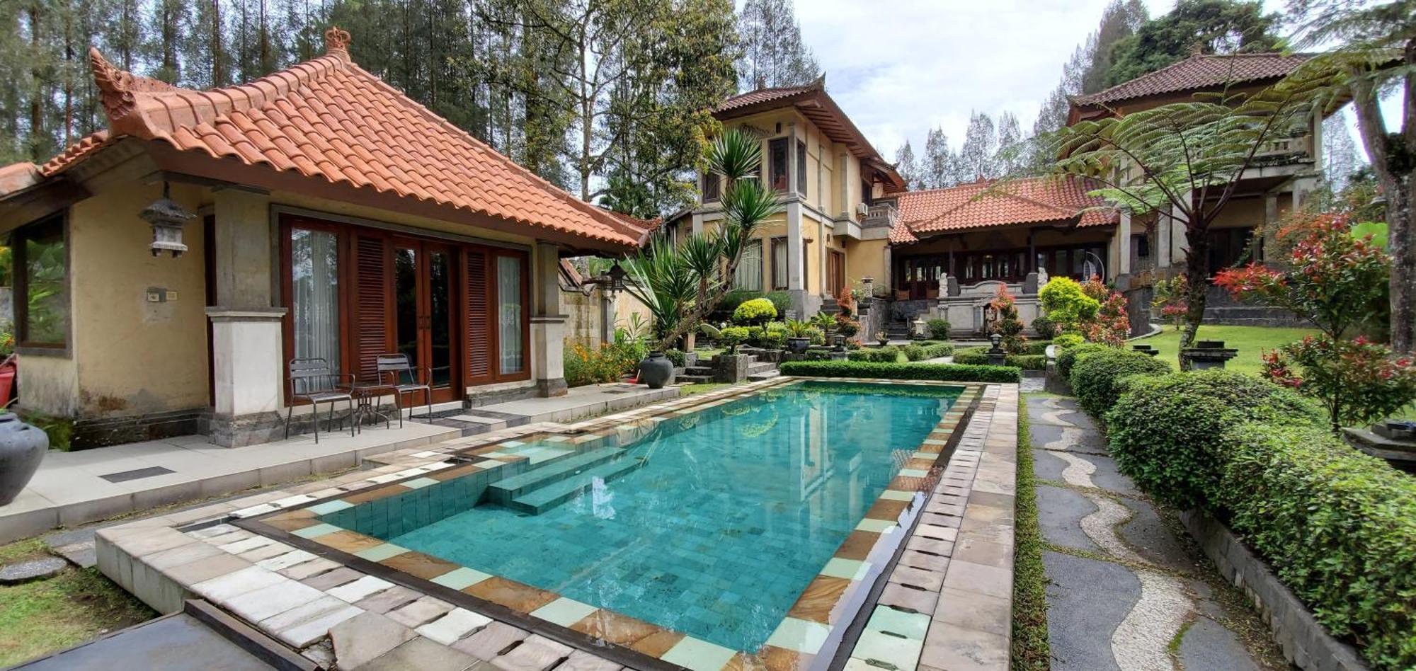 Balinese Villa In Berastagi Bagian luar foto