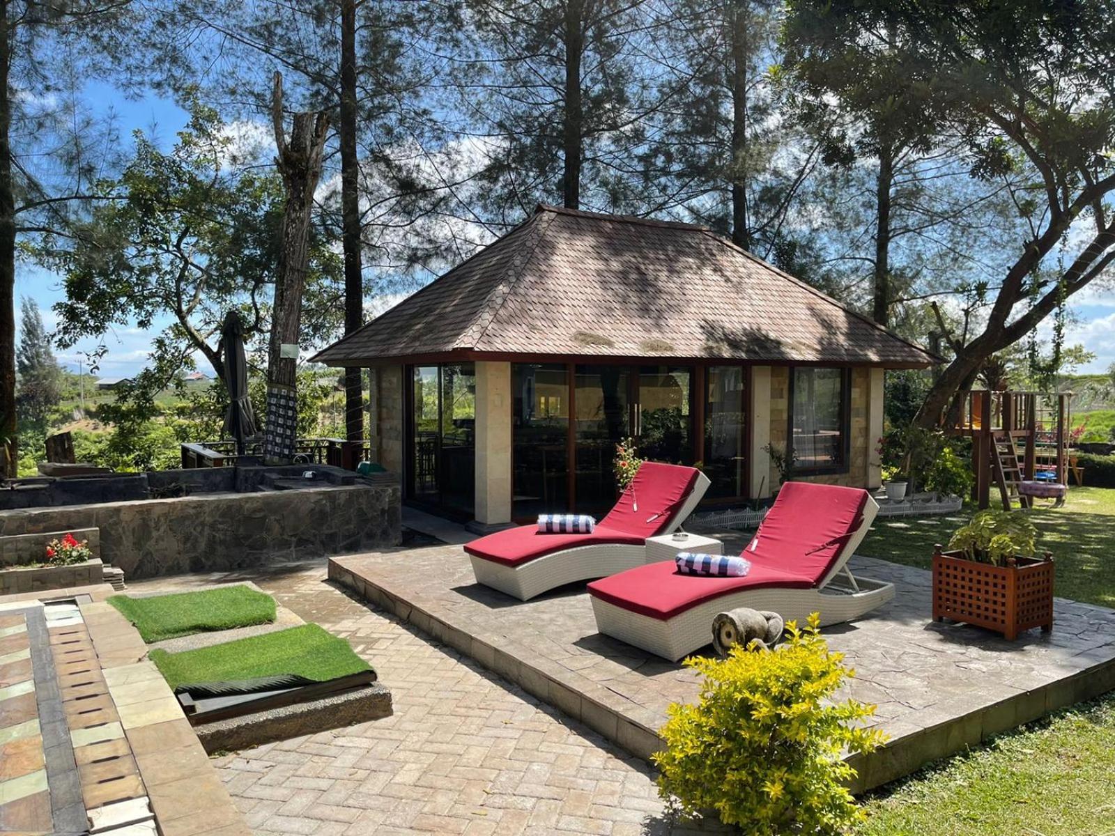 Balinese Villa In Berastagi Bagian luar foto